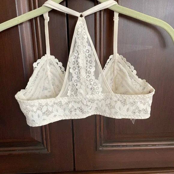VICTORIA SECRET White Lace Bra Size 34C, Brand New - Picture 2 of 7